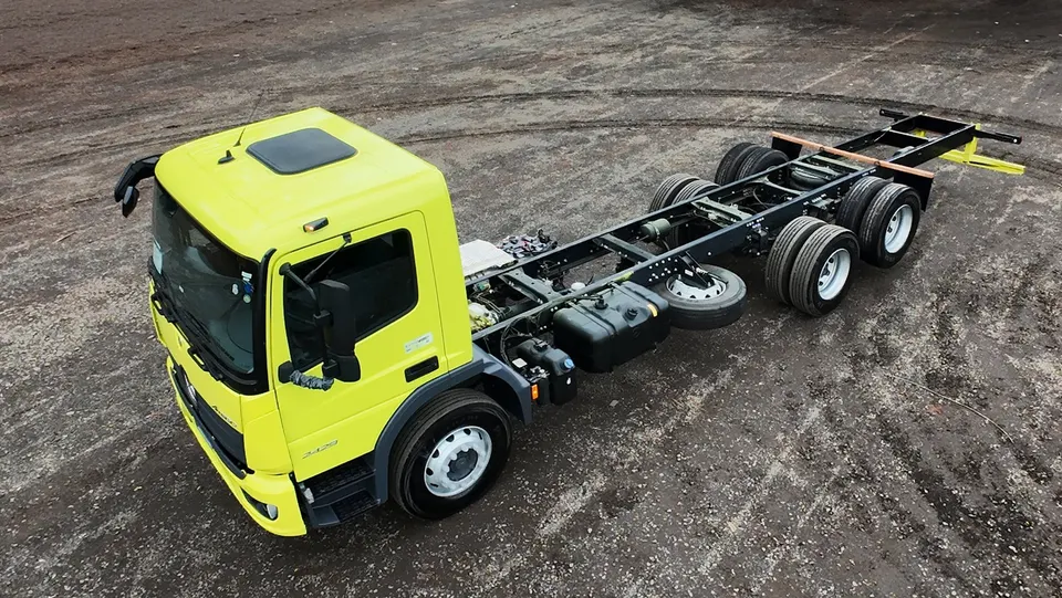 Mercedes-Benz Atego 2429 6x2 entre-eixos ...